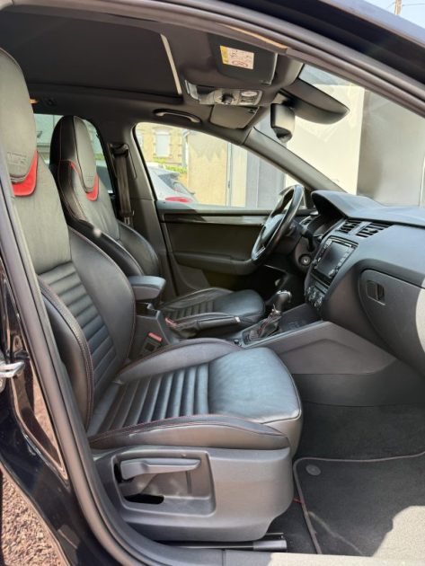 SKODA OCTAVIA III COMBI 2.0 TDI RS 184ch DSG Toit Ouvrant / Sièges électriques / PACK SON CANTON