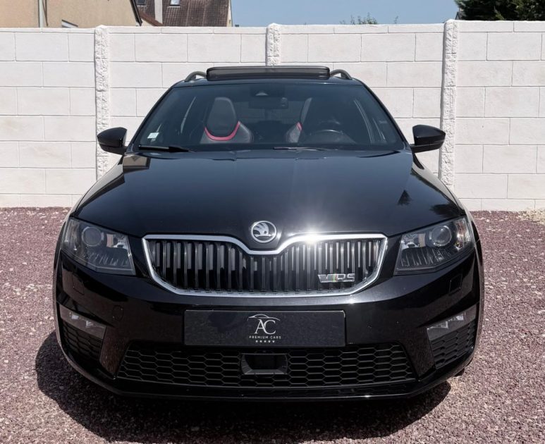 SKODA OCTAVIA III COMBI 2.0 TDI RS 184ch DSG Toit Ouvrant / Sièges électriques / PACK SON CANTON