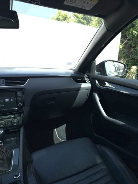 SKODA OCTAVIA III COMBI 2.0 TDI RS 184ch DSG Toit Ouvrant / Sièges électriques / PACK SON CANTON