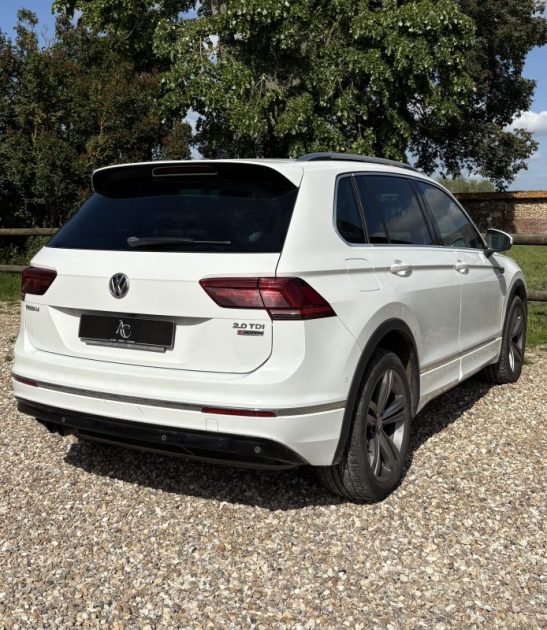 VOLKSWAGEN TIGUAN R-LINE PACK BLACK 2.0 TDI 4 MOTION 150ch SIÈGES CHAUFFANT / TOIT OUVRANT