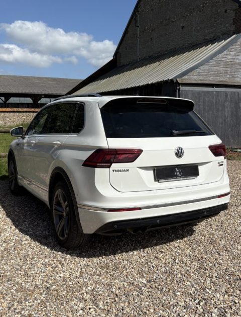 VOLKSWAGEN TIGUAN R-LINE PACK BLACK 2.0 TDI 4 MOTION 150ch SIÈGES CHAUFFANT / TOIT OUVRANT