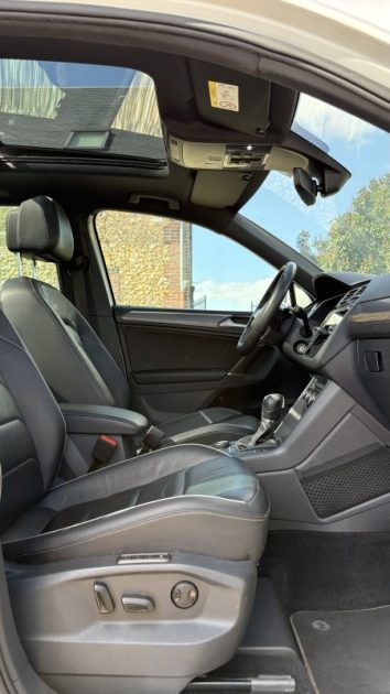 VOLKSWAGEN TIGUAN R-LINE PACK BLACK 2.0 TDI 4 MOTION 150ch SIÈGES CHAUFFANT / TOIT OUVRANT