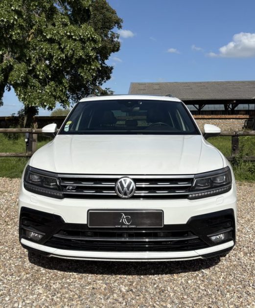 VOLKSWAGEN TIGUAN R-LINE PACK BLACK 2.0 TDI 4 MOTION 150ch SIÈGES CHAUFFANT / TOIT OUVRANT
