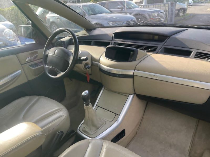RENAULT AVANTIME PRIVILEGE 3.0 i V6 24V 207 CH