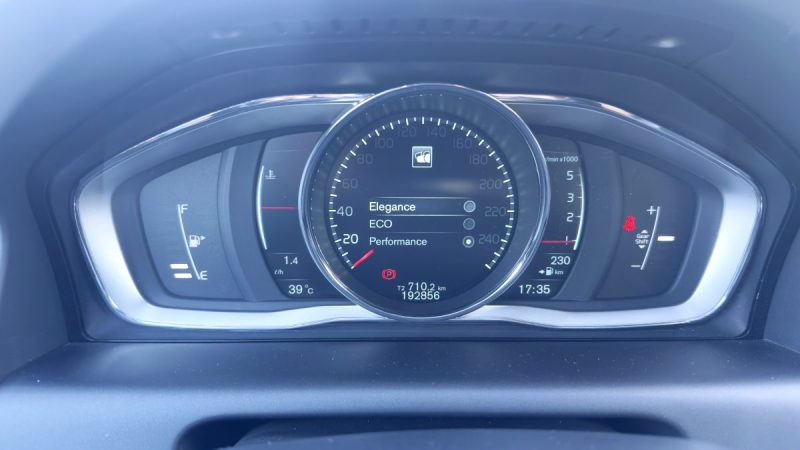 VOLVO XC60 D4 181CH  BVM6 MOMEMTUM 2014 GARANTIE 6MOIS