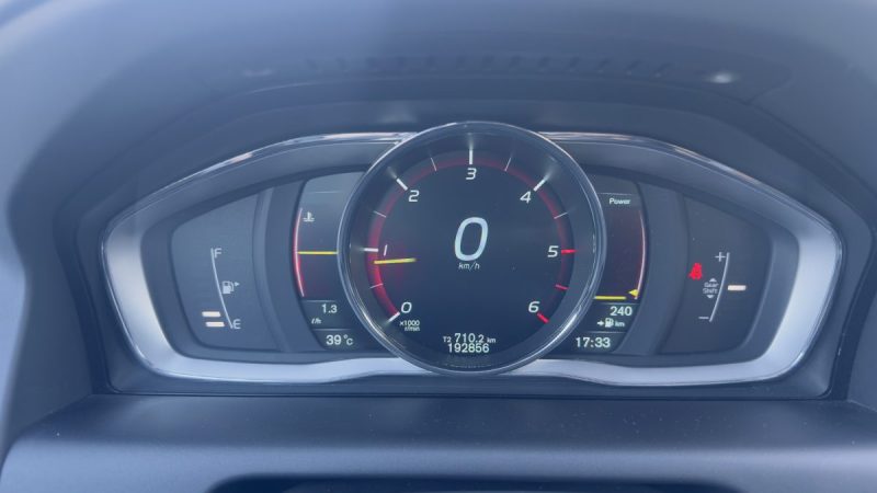 VOLVO XC60 D4 181CH  BVM6 MOMEMTUM 2014 GARANTIE 6MOIS