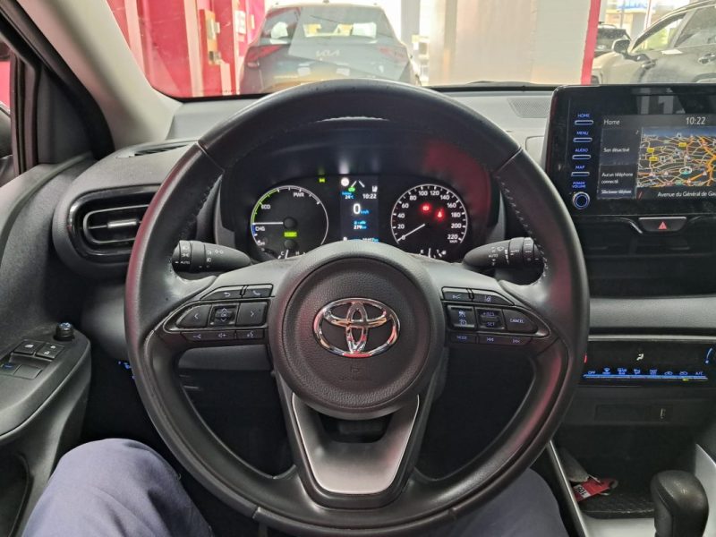 TOYOTA YARIS 4 BERLINE 116cv DYNAMIC BUSINESS/1 ERE MAIN/TVA RECUPERABLE