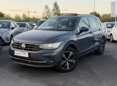 VOLKSWAGEN TIGUAN 2.0 TDI 150ch LIFE BUSINESS / TOIT OUVRANT / ATTELAGE