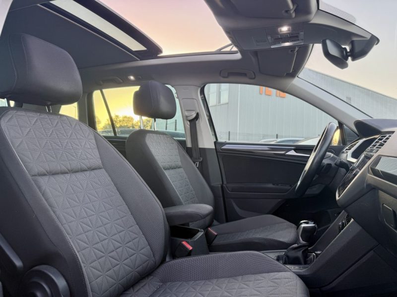 VOLKSWAGEN TIGUAN 2.0 TDI 150ch LIFE BUSINESS / TOIT OUVRANT / ATTELAGE