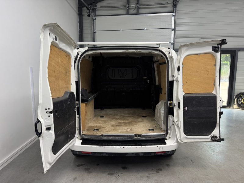 FIAT - Doblo Cargo 1.3 Multijet 95ch Pack Pro Nav - Garantie 12 mois