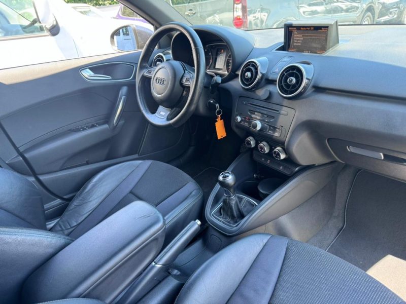 AUDI A1 1.6 TDI 105cv SLINE SPORTBACK / GPS / 5 PORTES