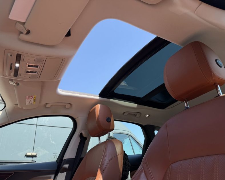 JAGUAR F-PACE V6 3.0 300ch BVA8 PORTFOLIO - TOIT OUVRANT - AFFICHAGE TETE HAUTE - SUIVI COMPLET