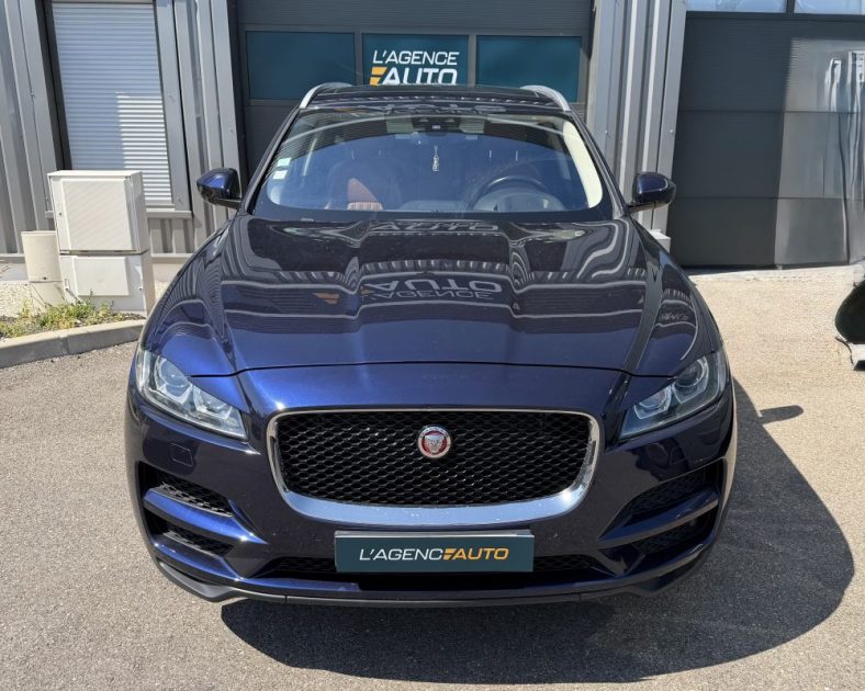 JAGUAR F-PACE V6 3.0 300ch BVA8 PORTFOLIO - TOIT OUVRANT - AFFICHAGE TETE HAUTE - SUIVI COMPLET