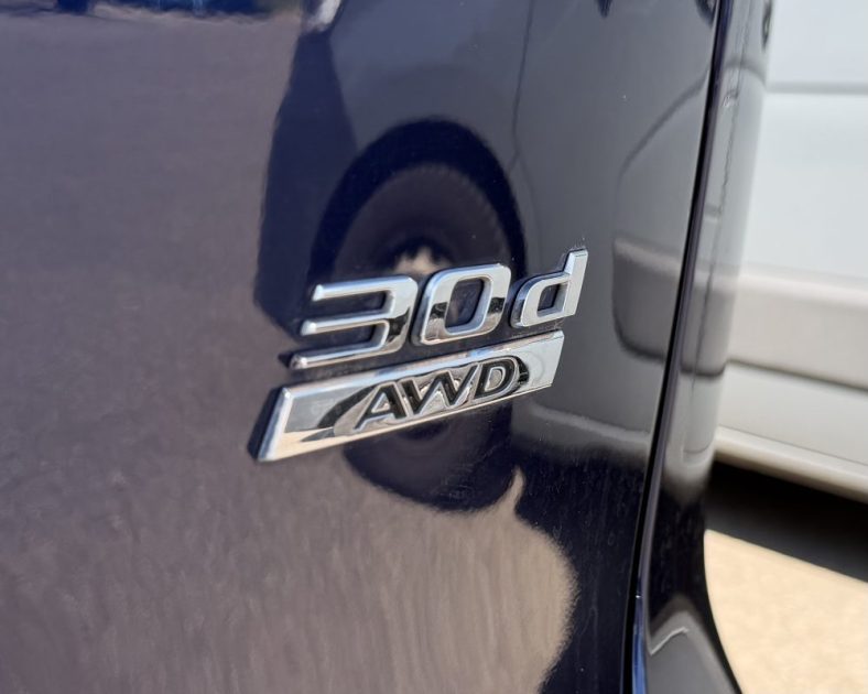 JAGUAR F-PACE V6 3.0 300ch BVA8 PORTFOLIO - TOIT OUVRANT - AFFICHAGE TETE HAUTE - SUIVI COMPLET