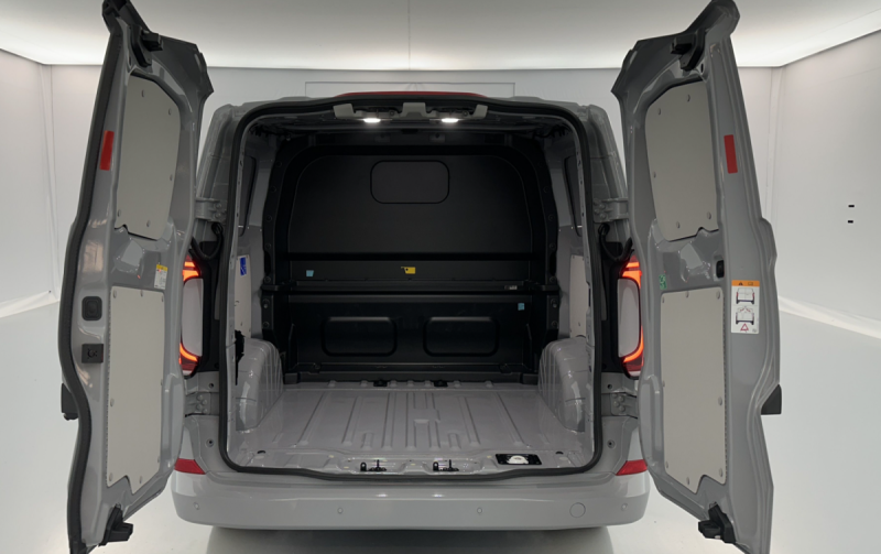 VOLKSWAGEN TRANSPORTER PROCAB  2025
