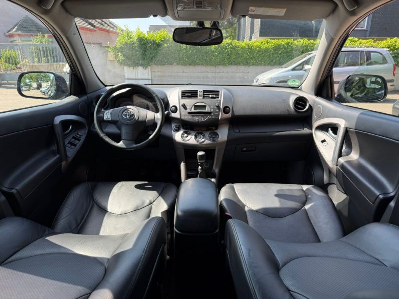 TOYOTA 4x4 RAV-4 2.2l D-4D CLEAN POWER 177CV 4 ROUES MOTRICES