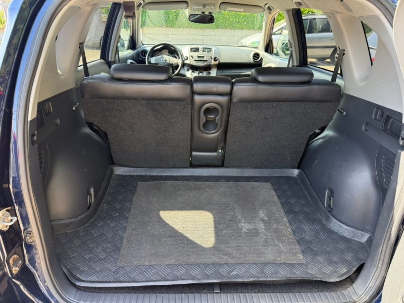TOYOTA 4x4 RAV-4 2.2l D-4D CLEAN POWER 177CV 4 ROUES MOTRICES