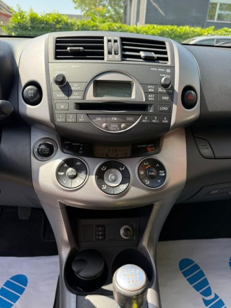 TOYOTA 4x4 RAV-4 2.2l D-4D CLEAN POWER 177CV 4 ROUES MOTRICES