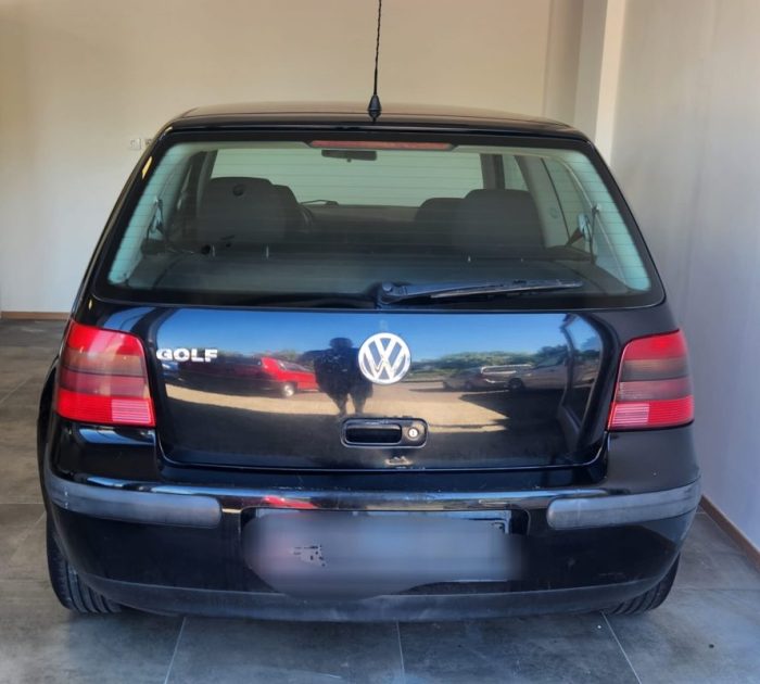 VOLKSWAGEN GOLF  2001