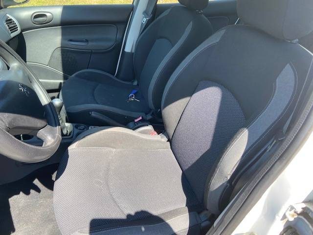 PEUGEOT 206 PLUS + 1.4 HDI  68 CV URBAN 2010 171000 KMS CLIMATISATION EXCELLENT ETAT