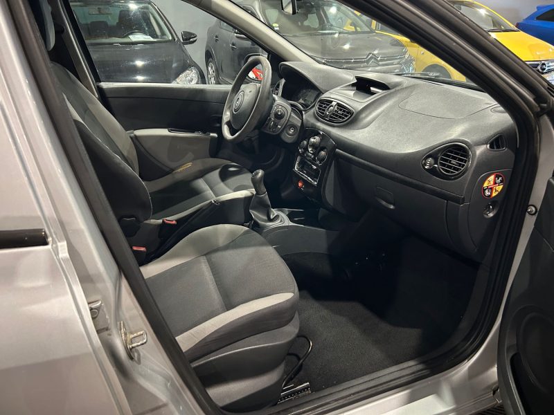RENAULT CLIO 3 AUTHENTIQUE 1.2 16V 75CH