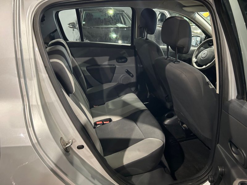RENAULT CLIO 3 AUTHENTIQUE 1.2 16V 75CH
