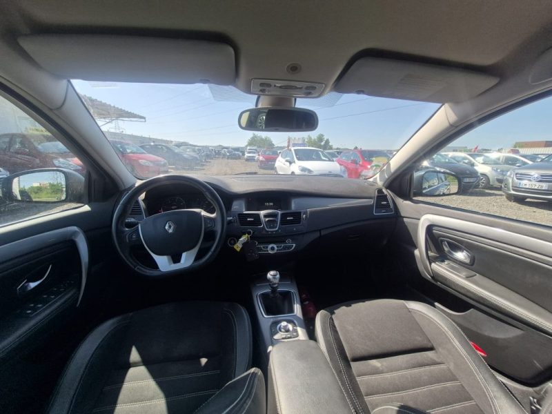 RENAULT Laguna III Phase 2 Estate GT 2.0 dCi 4 ROUES DIRECTRICES 16V FAP 4RD S&S 130 cv 2013