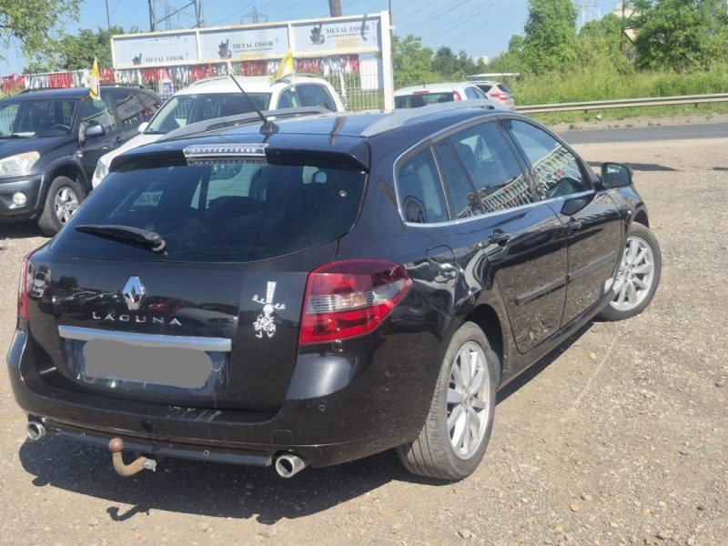 RENAULT Laguna III Phase 2 Estate GT 2.0 dCi 4 ROUES DIRECTRICES 16V FAP 4RD S&S 130 cv 2013