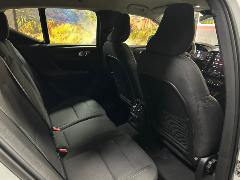 VOLVO XC40 T4 RECHARGE BUSINESS DCT 02/2022 PRIX HT : 15825 €