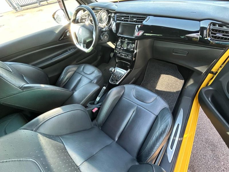 CITROEN DS3 1.6 HDi 92CV PACK SOCHIC  ( PREMIERE MAIN )