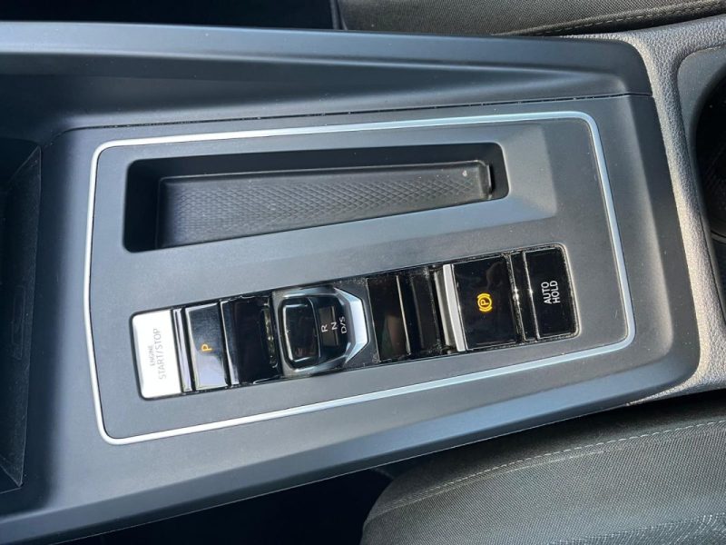 VOLKSWAGEN Golf 8 Life Plus 130 ch 1.5 eTSI MHEV Boîte Auto DSG7 / Digital Cockpit / Apple CarPlay