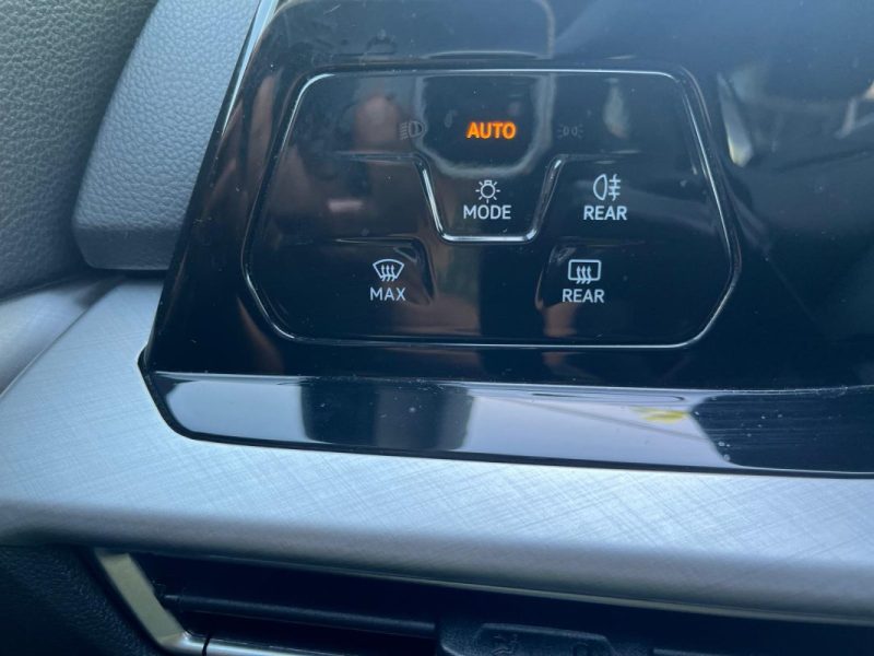 VOLKSWAGEN Golf 8 Life Plus 130 ch 1.5 eTSI MHEV Boîte Auto DSG7 / Digital Cockpit / Apple CarPlay