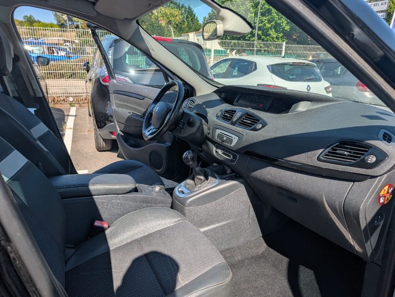 RENAULT GRAND SCENICIII  1.2 TCE 130 EXPRESSION 7PLACES  CARTES MAIN LIBRE/GPS/ATTELAGE GARANTIE 12 