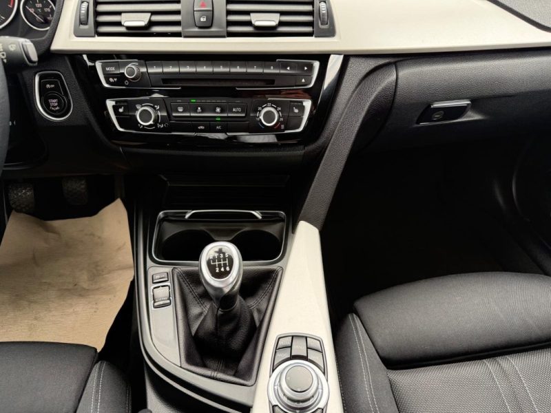 BMW SERIE 3 Touring 318i 136ch