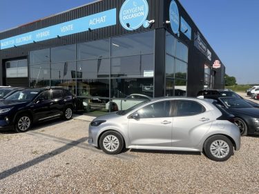 TOYOTA YARIS 100H DYNAMIC BUSINESS 5P  04/2021 Tva Récupérable