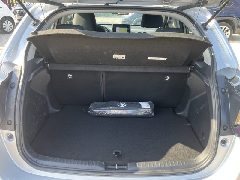 TOYOTA YARIS 100H DYNAMIC BUSINESS 5P  04/2021 Tva Récupérable