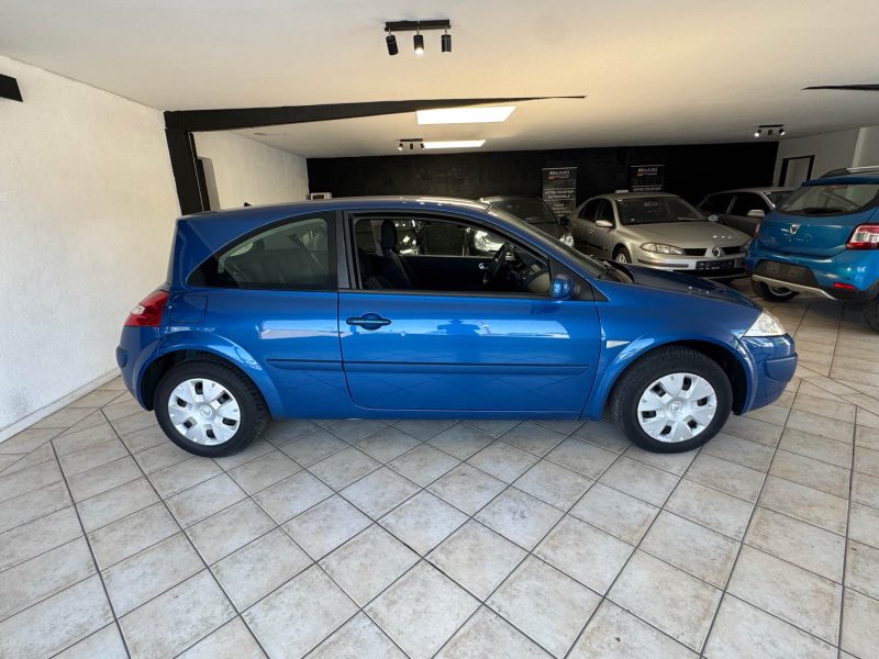 Renault Mégane 2 - 1.6 16V 110cv - Avantage - Garantie 12 mois ou 15.000km Distribution Neuve