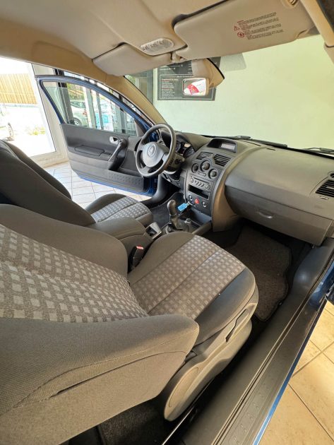 Renault Mégane 2 - 1.6 16V 110cv - Avantage - Garantie 12 mois ou 15.000km Distribution Neuve
