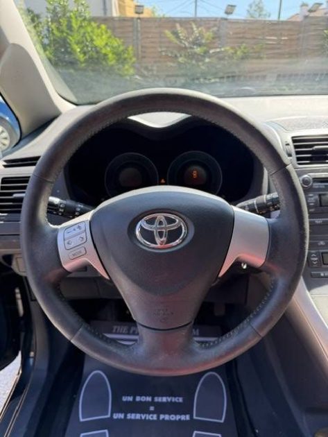TOYOTA AURIS 1.6 LIFE 2010 - 64 755Kms - Distrib ok - Premier Main - Parfait Etat - Suivit TOYOTA