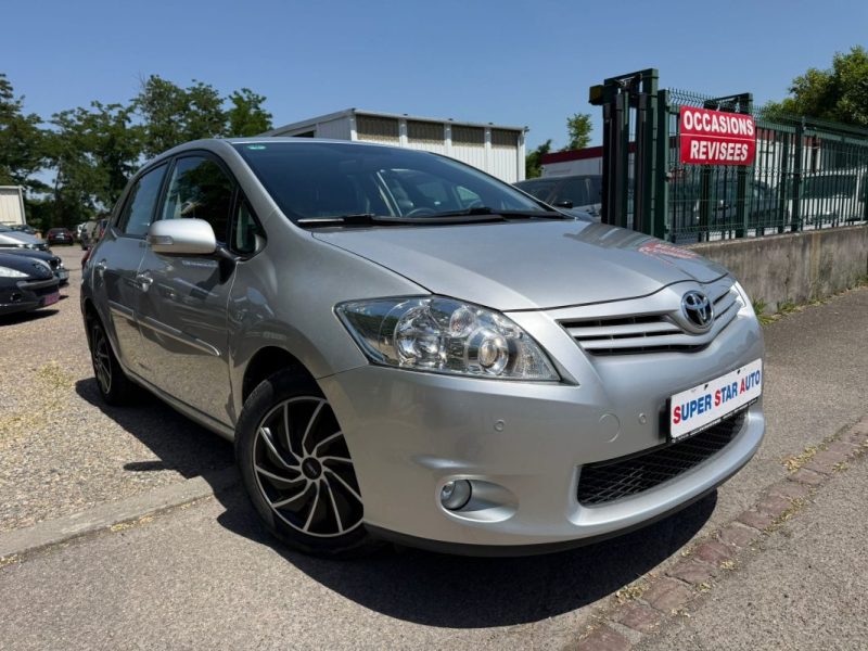 TOYOTA AURIS 1.6l VVT-I 132CV BOITE AUTO 5P