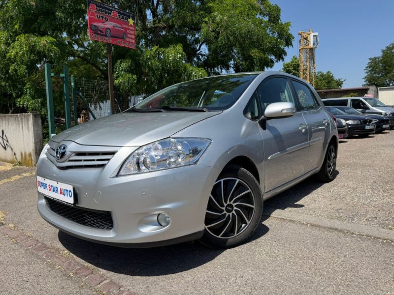 TOYOTA AURIS 1.6l VVT-I 132CV BOITE AUTO 5P