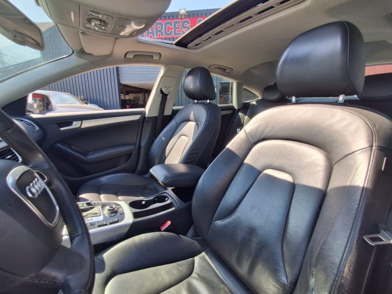 AUDI A5 SPORTBACK  2.0 TDI 143 CV AMBITION LUXE MULTITRONIC TOIT OUVRANT DISTRIBUTION OK  2010
