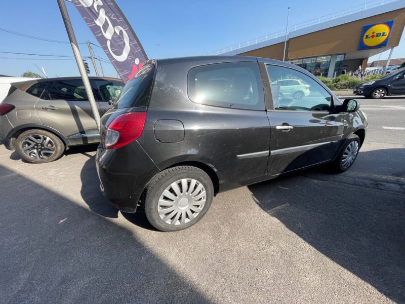 RENAULT CLIO III EXPRESSION 1.5DCI 85 2009