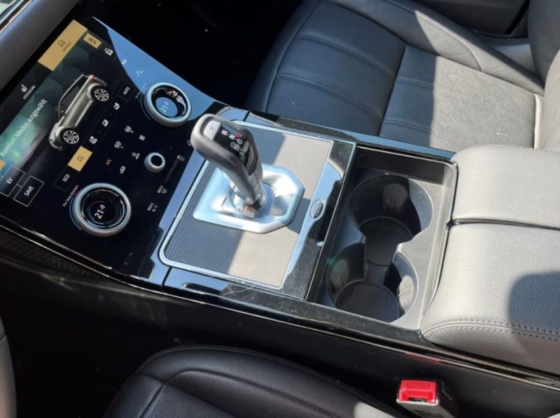 LAND ROVER RANGE ROVER EVOQUE P300E R-DYNAMIC SE 2023