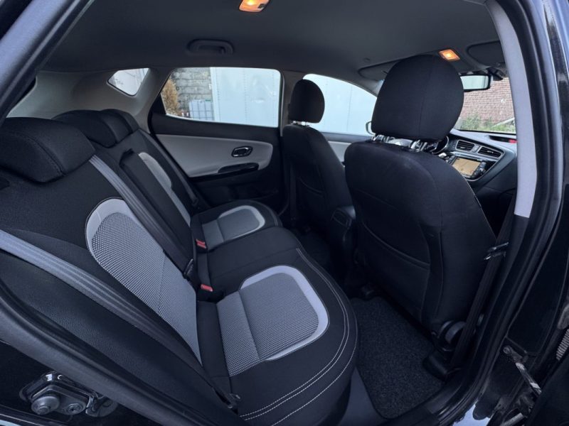 KIA CEE D 1.6 CRDI 110Ch PACK STYLE FULL OPTIONS GPS/CLIM/CAMERA
