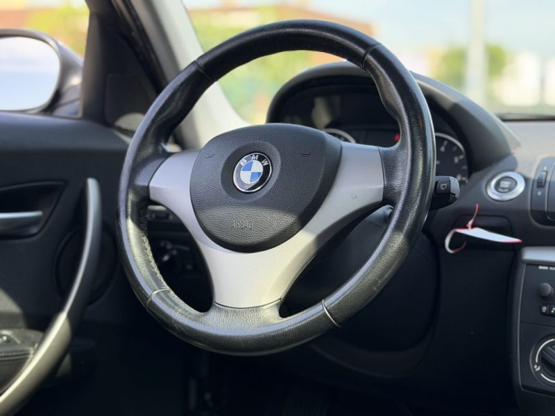 BMW SERIE 1 118i 130 CV  Boite Auto / Toit Ouvrant / Paiement 4X ou 10X Possible