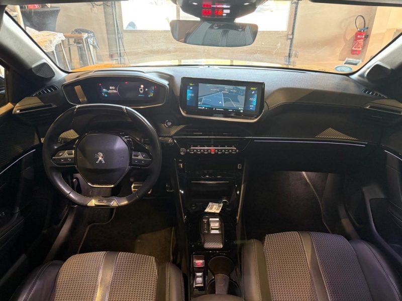 PEUGEOT 208 II GT 136 CH 50 KWH / TOIT PANORAMIQUE