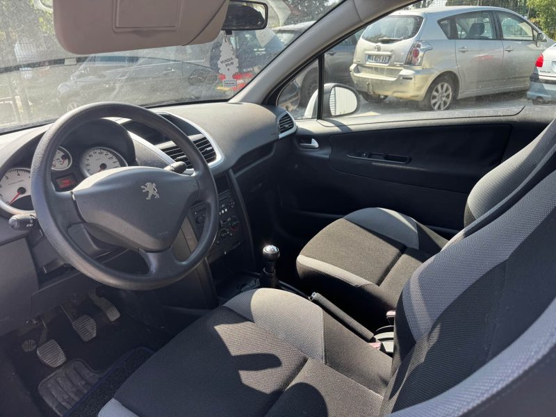 PEUGEOT 207 1.4  75CH URBAN MOVE 2009