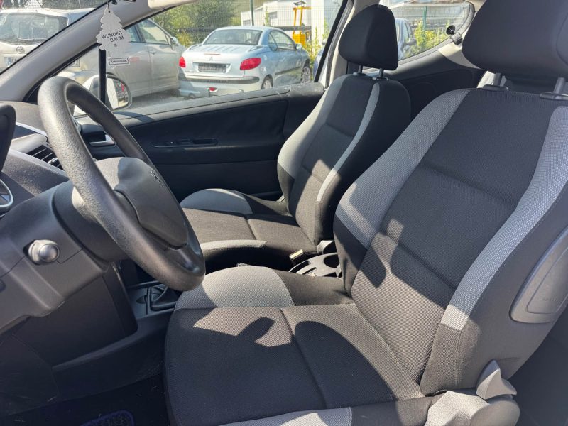 PEUGEOT 207 1.4  75CH URBAN MOVE 2009