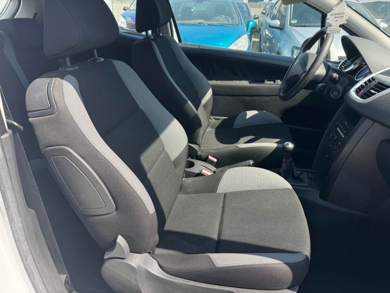 PEUGEOT 207 1.4  75CH URBAN MOVE 2009